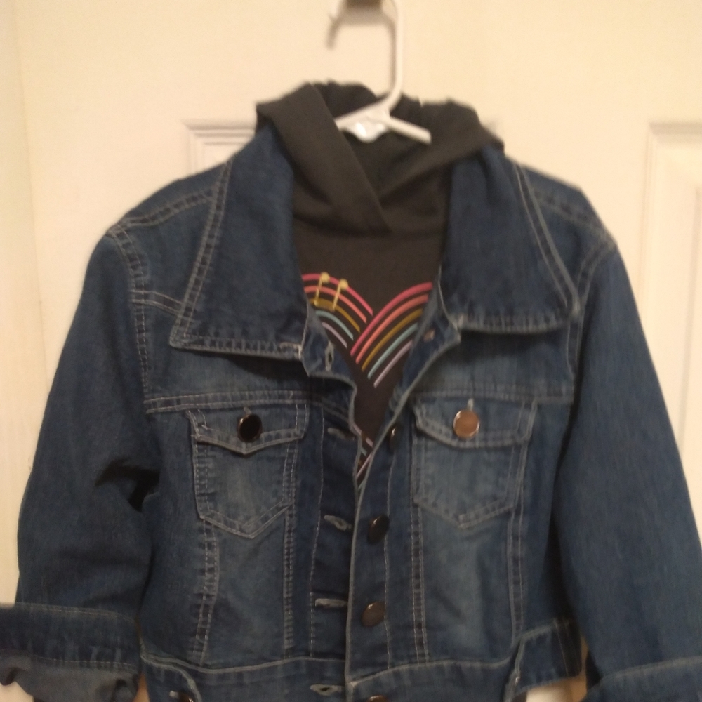 Girls sz.5 hoodie an demin jacket Gently used
